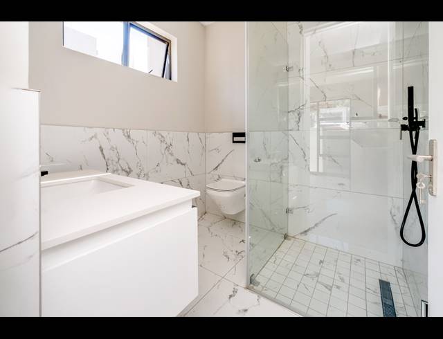 5 BEDROOM HOUSE FOR SALE IN BRYANSTON